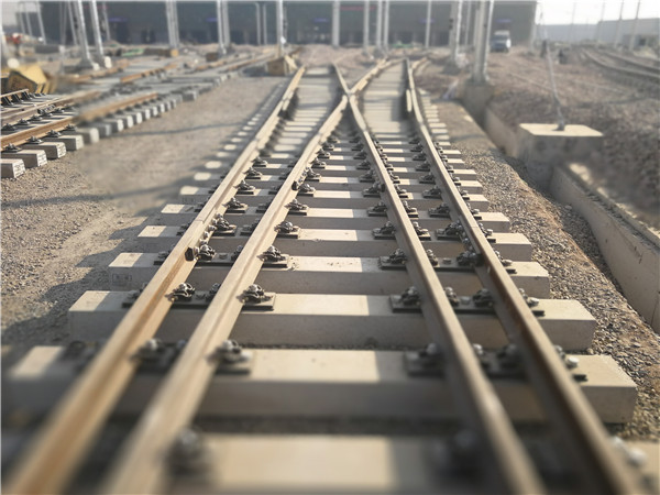 西安(ān)地鐵3号(hao)線所用(yòng)公司岔(cha)枕産品(pin)