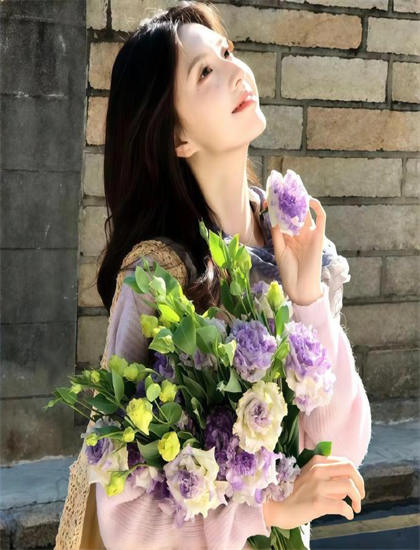 深入《穿成公主她玩转朝堂做女帝》的世界感人至深的：全面解读与深度分析