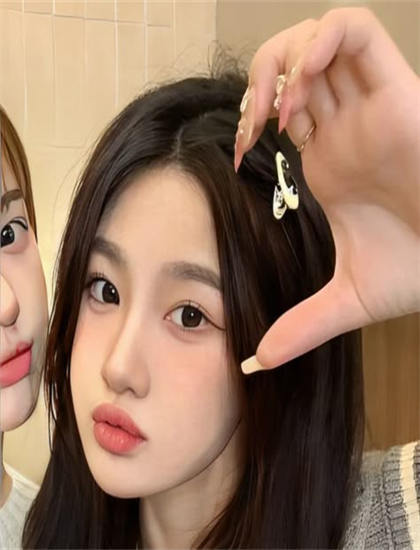 恐怖片经典《科丝姑娘》的市场表现与观众反响 ——恐怖片爱好者的必读指南